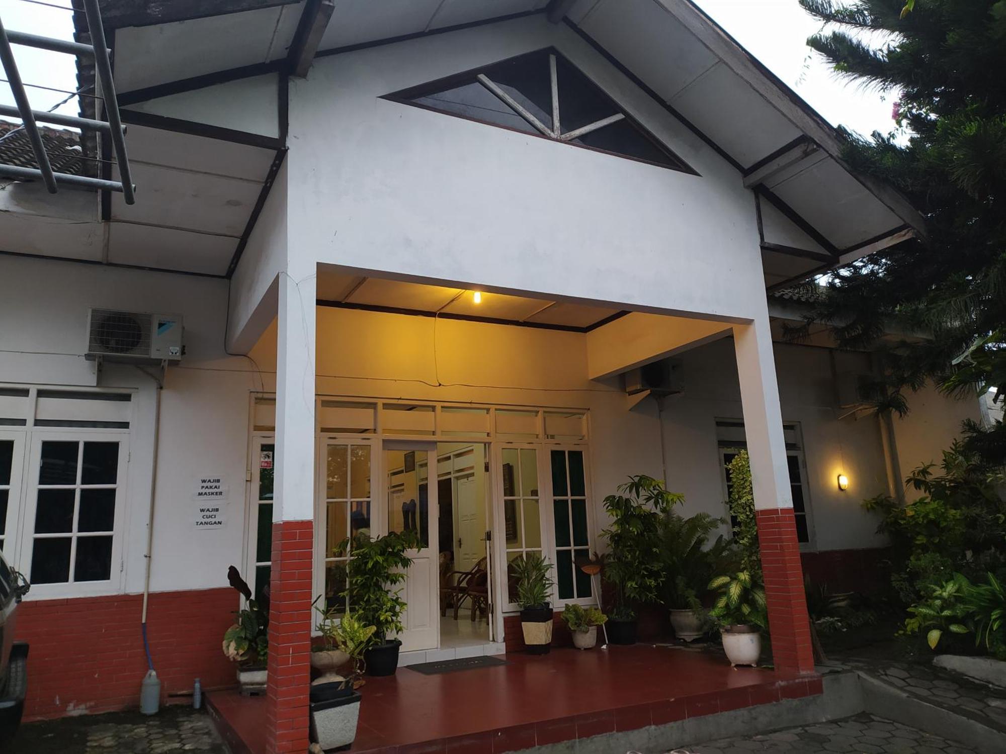 Banana Homestay Prawirodirjan Yogyakarta Exterior photo